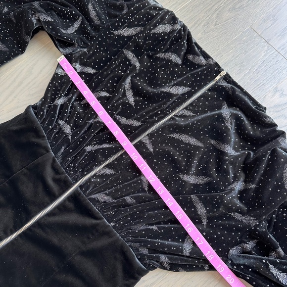 Bronx and Banco Maria Black Velvet Bishop Puffed Sleeve Glitter Plunge Romper M - Picture 8 of 10